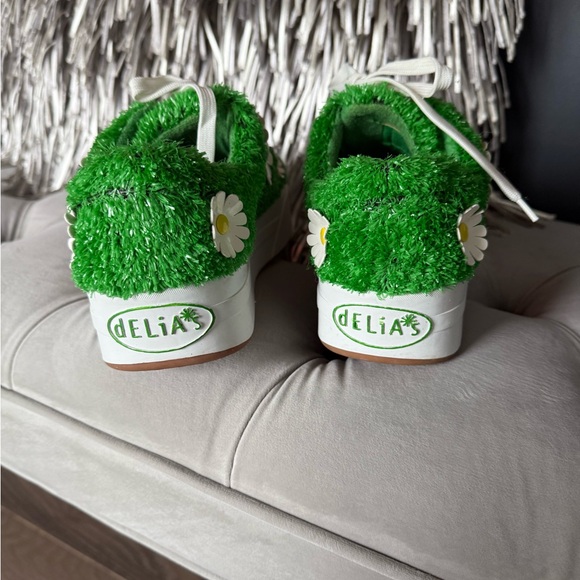 Dolls Kill Grass Green Daisy Sneakers - Picture 4 of 6